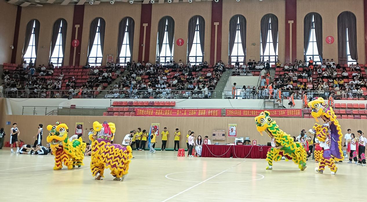 图为醒狮表演1
