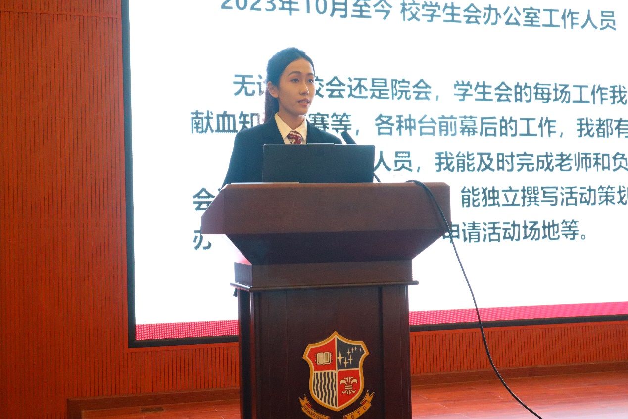 C:\Users\fanyeon\Desktop\新建文件夹\图为第五届学生会主席团成员候选人进行竞选演讲3.jpg