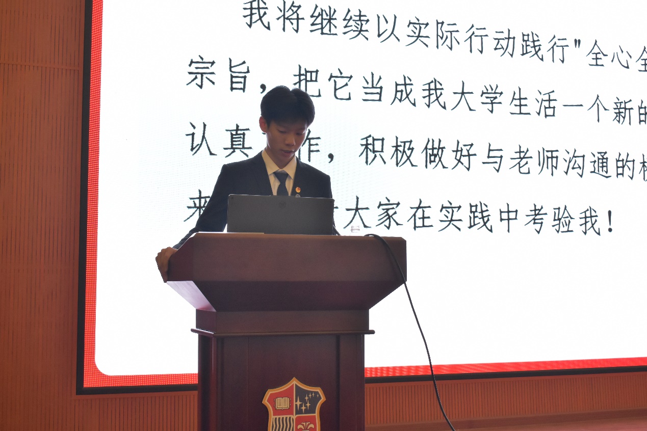 C:\Users\fanyeon\Desktop\新建文件夹\图为第五届学生会主席团成员候选人进行竞选演讲1.jpg